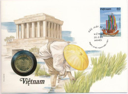 Vietnám 1974. 10D Felbélyegzett Borítékban, Bélyegzéssel T:UNC  Vietnam 1974. 10 Dong In Envelope With Stamp And Cancell - Non Classés