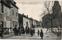 87. HAUTE-VIENNE - SAINT-LAURENT SUR GORRE. Place Du Champ De Foire. - Saint Laurent Sur Gorre