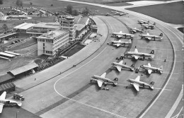 KLOTEN ► Flugplatzaufnahme Aus Der Luft Mit Vielen Stehenden Flugzeugen Anno 1960 - Kloten