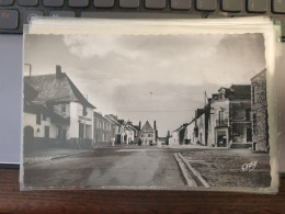 3 - Le Gavre (L.-Inf) - La Grande Rue : à Gauche, L'hôtel De La Croix Blanche Et Au Ond, Vieilles Maisons - Le Gavre