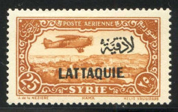 Réf 80 > LATTAQUIÉ < PA N° 9 * Bien Centré Trace Charnière Infime - MH * ---- > Poste Aérienne -- Aéro - Unused Stamps