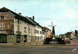 Saint-Sauveur - Pharmacie Et Renault 4L - Saint-Sauveur