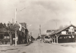 Pontault Combault (77 -Seine Et Marne) Le Marché - CPM - - Pontault Combault