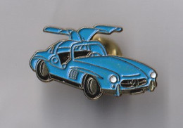 PIN'S THEME  AUTOMOBILE  MERCEDES  COUPE 300 SL   BLEU VERSION SPORT - Mercedes