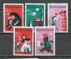 0112P-SERIE COMPLETA HOLANDA INFANCIA BENEFICOS 1967 Nº 860/864.NETHERLAND. PAISES BAJOS - Oblitérés