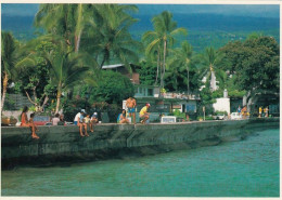 Kailua-Kona Big Island Of Hawaii, Alii Drive Fishing From Sea Wall, C1990s Vintage Postcard - Hawaï