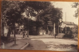 Cpa 24 EYMET Rond-Point De La Gare, Animée, éd Guionie, Non écrite - Eymet