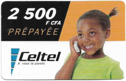 Gabon - Celtel - Young Girl At Phone, Gold PIN Band, Long Barcode, GSM Refill 2.500FCFA, Used - Gabon