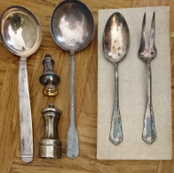 LOT CUILLERES FOURCHETTE POIVRE SEL METAL ARGENTE 1.100 KG SANS LA BOITE - Silverware