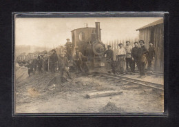 (08/02/24) 78-CPA SAINT ARNOULT EN YVELINES - CARTE PHOTO - TRAVAUX LIGNE DE CHEMIN DE FER - Photo J.RUMEAU - ROCHEFORT - St. Arnoult En Yvelines