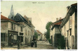 38 - VIRIEU - La Rue Carnot Animée Avec Commerce - - Virieu