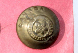 BOUTON UNIFORME ANCIEN MILITAIRE ARMÉE - CANADA, BUTTON ROYAL ARMY WWI II D:18mm / ANTIQUE BUTTON    (2203.399) - Buttons