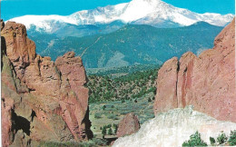 USA  Postal Card Pikes Peak From Garden Of The Gods, Colorado  Unused Card    C-137 - Rocky Mountains