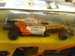 Newray 1/24 Renault Elf Ing F1 Rc Formule 1 Racing 1:24 Mib Plus Casque 1/6 - R/C Modelle (ferngesteuert)