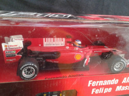 Newray 1/24 Ferrari F10 F1 Rc Formule 1 Alonso Massa Racing 1:24 Plus Casque 1/6 - R/C Modelbouw