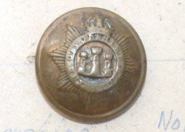 BOUTON MILITAIRE ANGLAIS - DEVONSHIRE REGIMENT UK 1901-52 ARMEE TROUPE WWII 18mm / ANTIQUE BUTTON ENGLAND   (2203.349) - Knöpfe