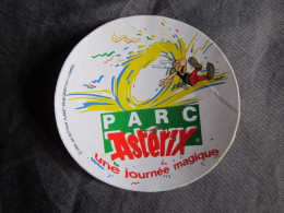 ASTERIX AUTOCOLLANT ASTERIX  Une Journée Magique Au Parc - Asterix