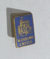 59790 SPILLA PINS Smaltata - Castello Di Windsor - 2 Cm - Steden