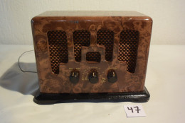 C47 Petite Radio Style Vintage Sleepletone - Autres Appareils