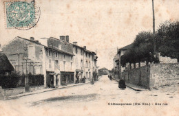 CPA HAUTE VIENNE / 87 / CHATEAUPONSAC / UNE RUE  - Chateauponsac