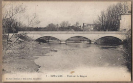 CPA 84 - SORGUES - Pont Sur La Sorgue - TB PLAN EDIFICE Sur Cours D'eau + USINE Derrière Avec Cheminée - Sorgues