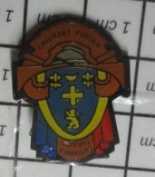 1119 Pin's Pins : BEAU ET RARE / POMPIERS / CHAUMONT PORCIEN BLASON ECUSSON ARMOIRIES - Bomberos