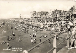 BELGIQUE - Middelkerke - Digue Et Plage-  Animé - Tentes - Carte Postale - Middelkerke