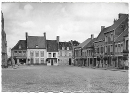 CPA Hondschoote, Grand'Place (côté Est) - Hondshoote