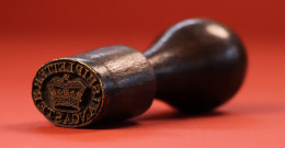 STAMP - SHIP LETTER LANCASTER - ORIGINAL BRASS HANDSTAMP. A Remarkable Postal Artefact, The Wooden Handled Brass Oval Cr - ...-1840 Préphilatélie