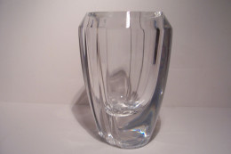 FAIENCERIE De  BACCARAT  - PETIT  VASE - - Glass & Crystal