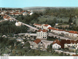 1V6 Fo  52 Montigny Les Roi La Voie Hotel De Ville Et Monument (vue Pas Courante) - Montigny Le Roi