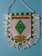 S.V. WERDER BREMEN >> WIMPEL (Drapeau) FANION De FOOTBALL / VOETBAL (Pennant) > ( See Scan ) +/- 10 X 8 Cm.! - Bekleidung, Souvenirs Und Sonstige