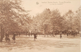 Forest-Bruxelles - Institut Sainte-Ursule, La Cour De Récréation (Nels Ern. Thill, Bruxelles), Animée, Non Circulée - Forest - Vorst