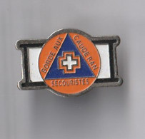 PIN'S THEME  MEDICAL  BORDEAUX  CAUDERAN  SECOURISTES - Medical