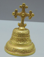 - JOLIE ANCIENNE PETITE CLOCHE BRONZE PRISE DE MAIN CROIX Ongia Ene Gogoa    E - Bells