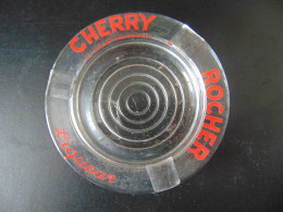 Cendrier Publicitaire En Verre " Liqueur Rocher Cherry " - Metal