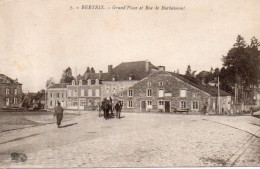 Bertrix  Très Rare Grzand'place Et Rue De Burhaimont Aves Attelage Voyagé En 1930 - Bertrix