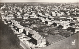 Pontault Combault (77 - Seine Et Marne)  Le Bouquet ,cité Des Castors  - Cpsm - Pontault Combault