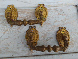 Anciennes Poignées Meuble Bronze Doré Style Louis XVI Signées Muller / Piano Malle Coffre - Kisten
