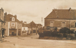 Derval * RARE Carte Photo *un Coin De La Place De L'église * Commerce Magasin * Enfants Villageois - Derval