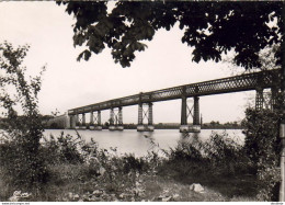 D33  CUBZAC- LES- PONTS   Le Pont Sur La Gironde- Vue Aerienne  ..... - Cubzac-les-Ponts