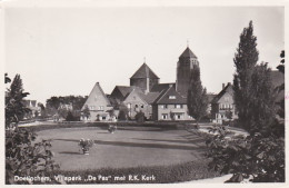 2603824Doetinchem, Villapark De Pas Met R. K. Kerk. (kleine Vouwen In De Hoeken) - Doetinchem