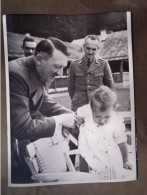 Hitler, Private Life... 18x24 Cm Reproduction Found In A Journalist's Archive * Ref. 064 - War, Military