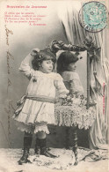ENFANTS - Souvenir De Jeunesse  - Une Petite Fille Devant Le Miroir - Carte Postale Ancienne - Ritratti