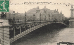 FRANCE - Paris - Vue Sur Le Pont Alexandre III - Vue Générale Du Pont - Animé - Carte Postale Ancienne - Ponts