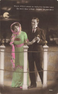 FANTAISIES - Hommes - Une Femme Et Un Homme En Train De Se Tenir La Main - Rendez-vous - Carte Postale Ancienne - Männer