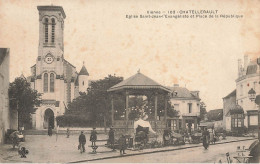 Chatellerault * Place De La République , Marché Et église St Jean L'évangéliste * Kiosque à Musique - Chatellerault