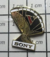 3117 Pin's Pins / Beau Et Rare / SPORTS / PARACHUTE PARACHUTISME SONY Sans Cher ! - Fallschirmspringen