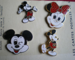 PIN'S  Mickey Et Mini, Lot De Quatre Pièces - BD