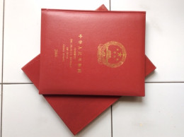 CHINE TIMBRES ANNEE 2000 DANS LIVRET SPECIAL COMMEMORATIF - Covers & Documents
